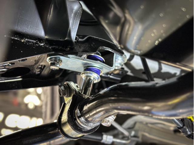 トヨタ ハイエース4WD 2インチローダウン足回り強化メニュー施工