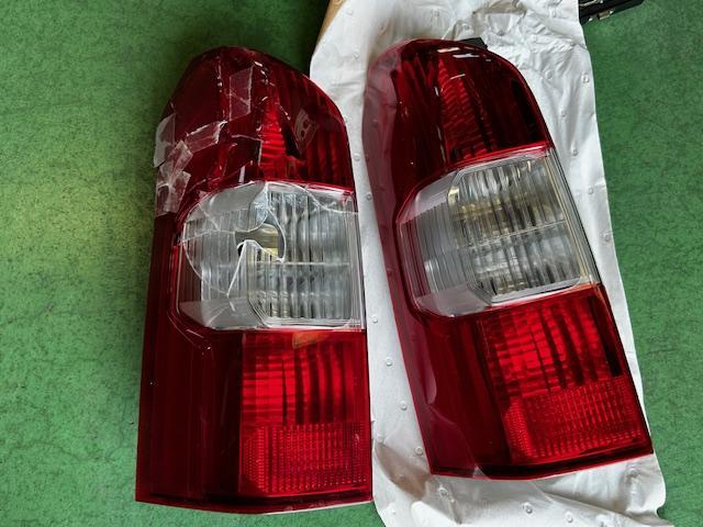 プロボックス NCP165V 左テールレンズ交換 ～盛岡市黒川 （有）カー