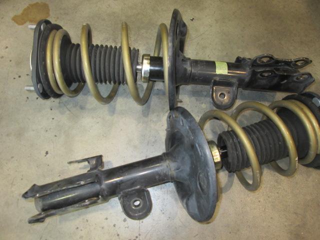 トヨタ プリウスアルファ 車高調取り付け｜グーネットピット