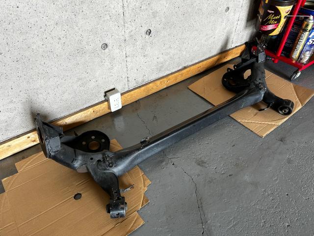 トヨタ 30プリウス 持ち込み リアアクスル交換 名古屋市中川区 一宮市