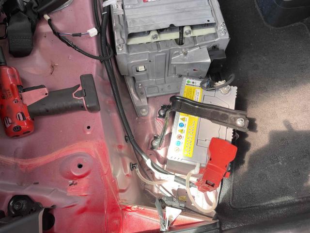 TOYOTA アクア ハイブリッドバッテリー交換 P0A80 電池内部異常 NHP10