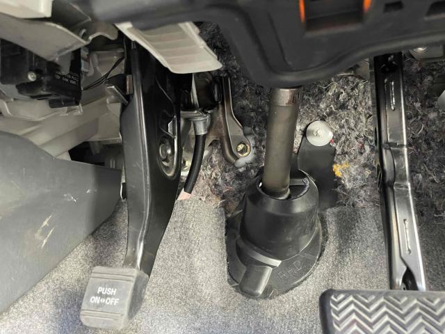 トヨタ プリウス ZVW30 走行時異音 インタミシャフト交換 コトコト音