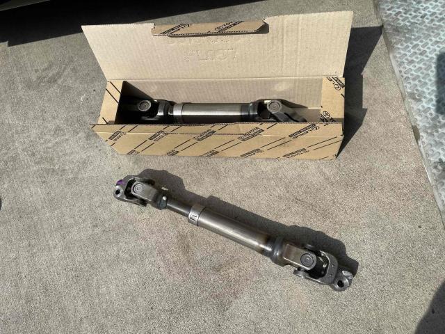 トヨタ プリウス ZVW30 走行時異音 インタミシャフト交換 コトコト音