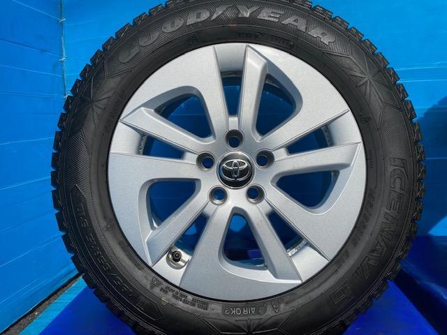 50プリウス純正15インチ 溝たっぷりスタッドレスセット入庫です