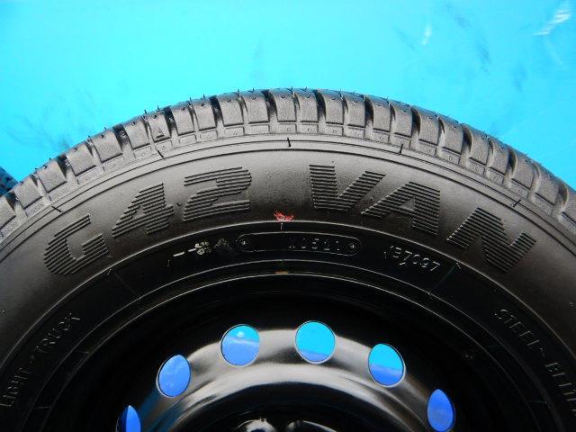 タイヤ溝たっぷりのダイハツハイゼット純正スチール入庫です