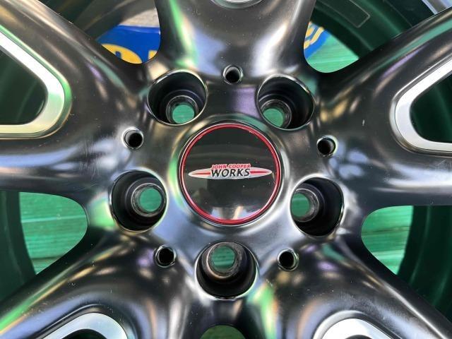 MINI パーツ情報 ミニJCWにも対応する純正18インチ新品タイヤ付き