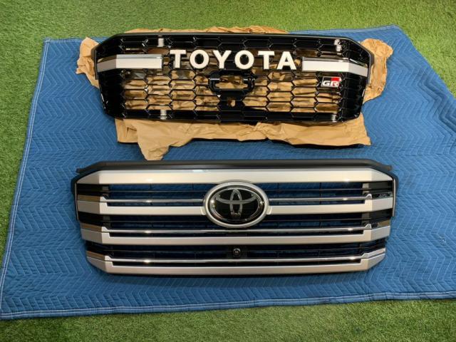 トヨタ ランドクルーザー300ZXのグリルをGRグリルに交換