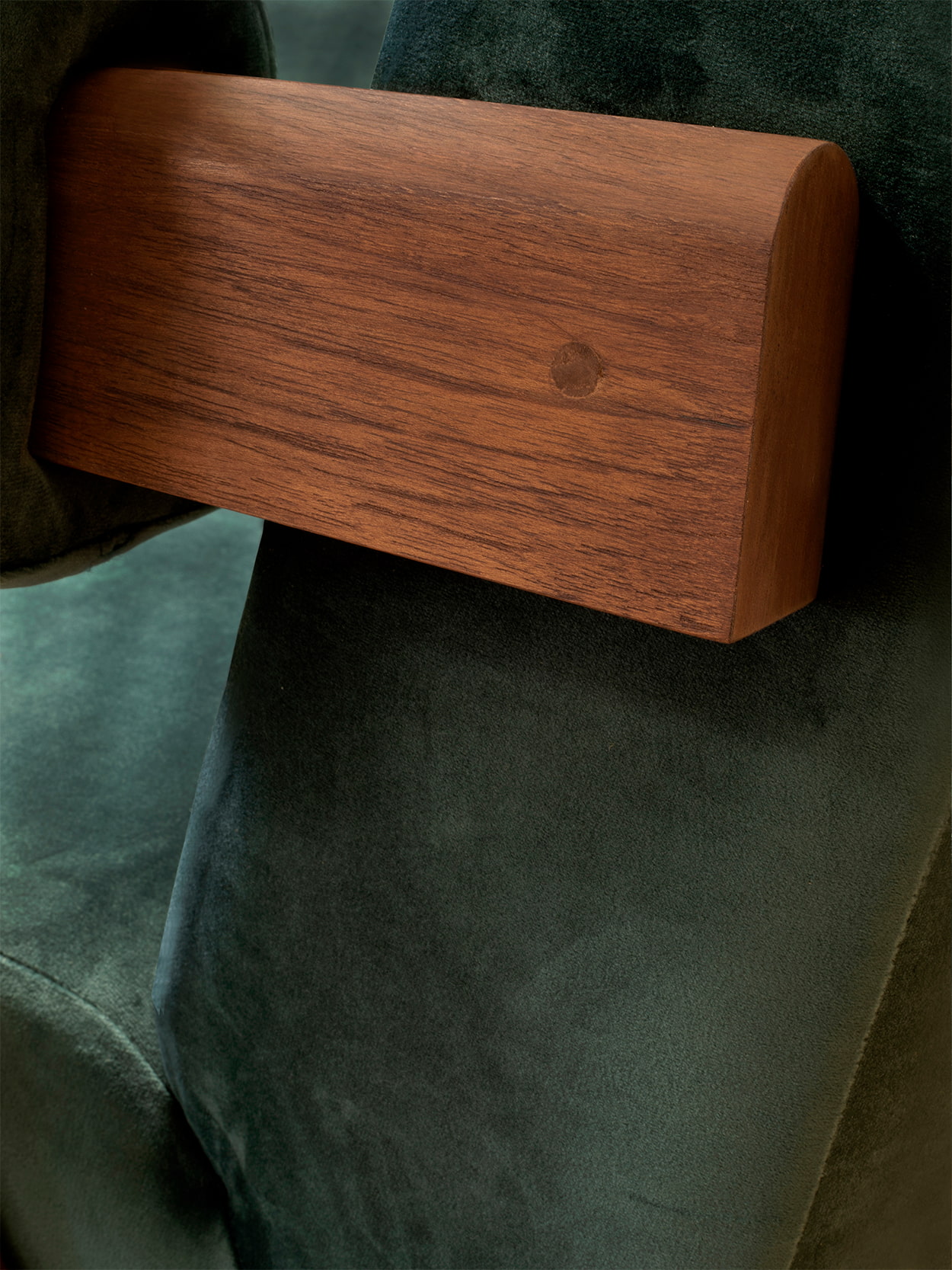 PH321 – Upholstered Easy Armchair｜Pierre Jeanneret