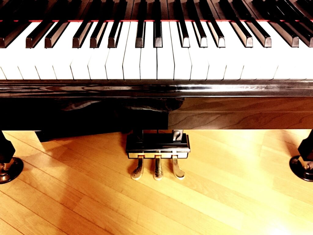 グランドピアノ ソステヌートペダル部品 2本ペダルから3本ペダルへ