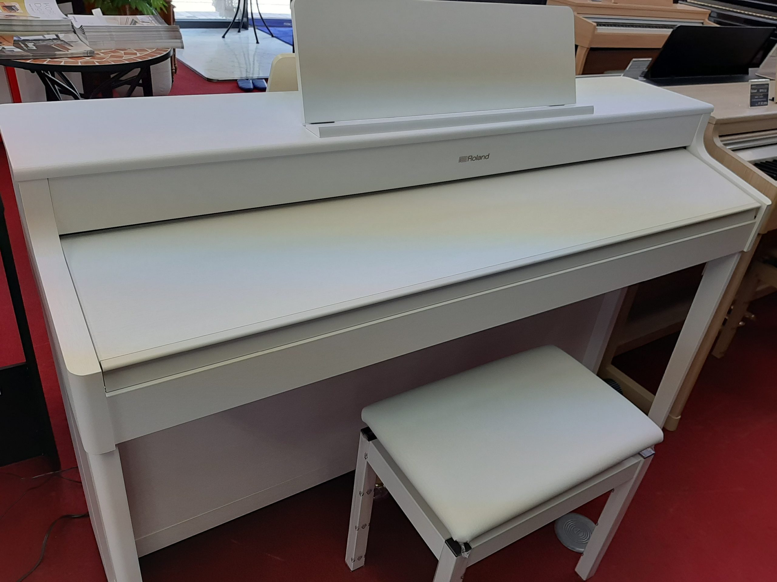 新品】デジタルピアノ Roland HP702-WHS│ピアノ百貨公式サイト