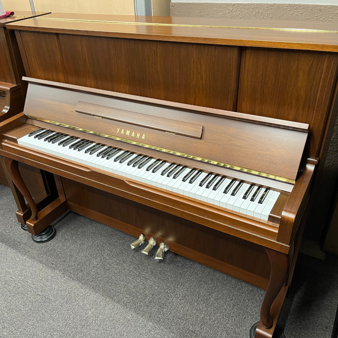 中古》U300 ヤマハアップライトピアノ | 中古アップライトピアノ