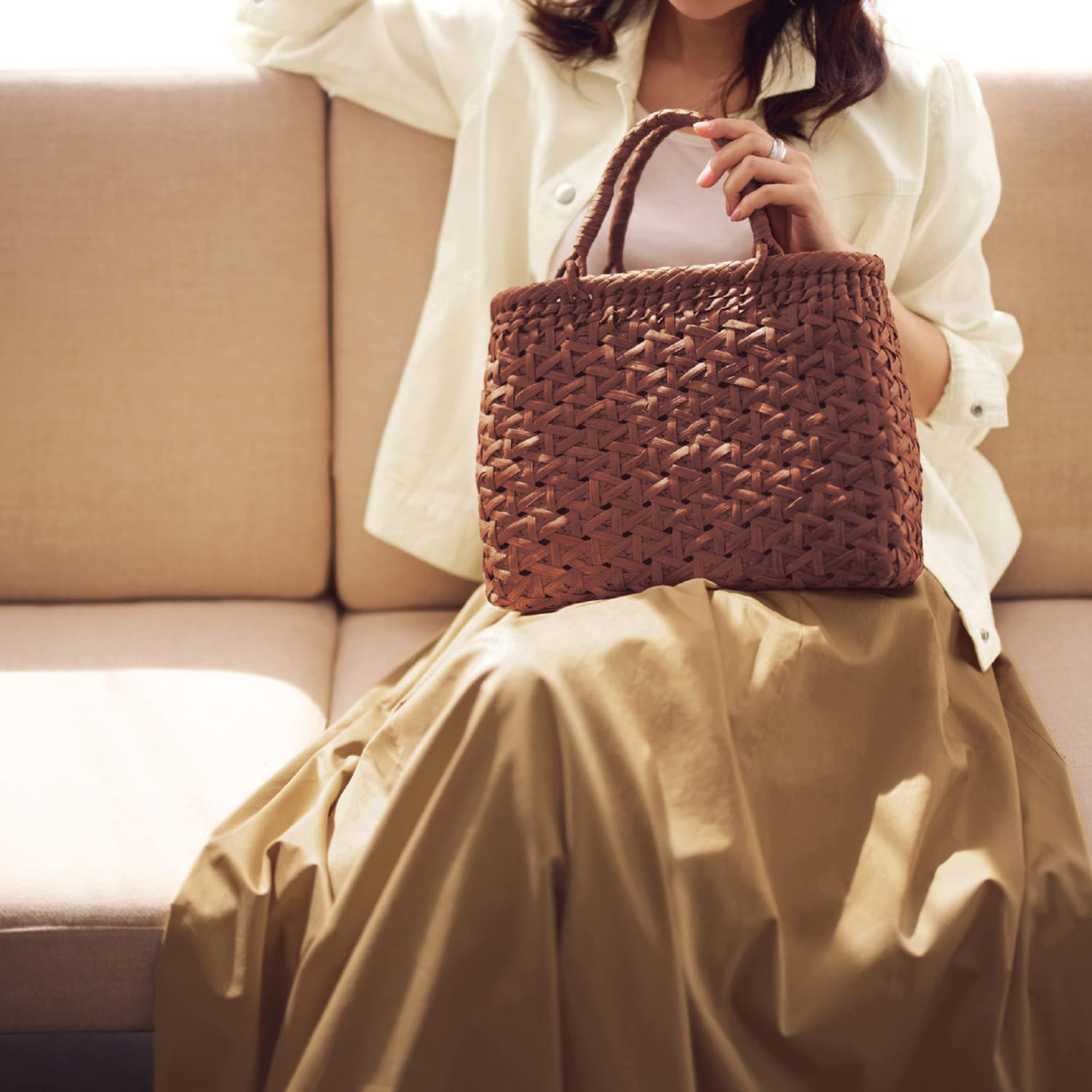 手作業で丁寧に編まれた山葡萄の蔓かごバッグ（かごバッグ）｜通販の