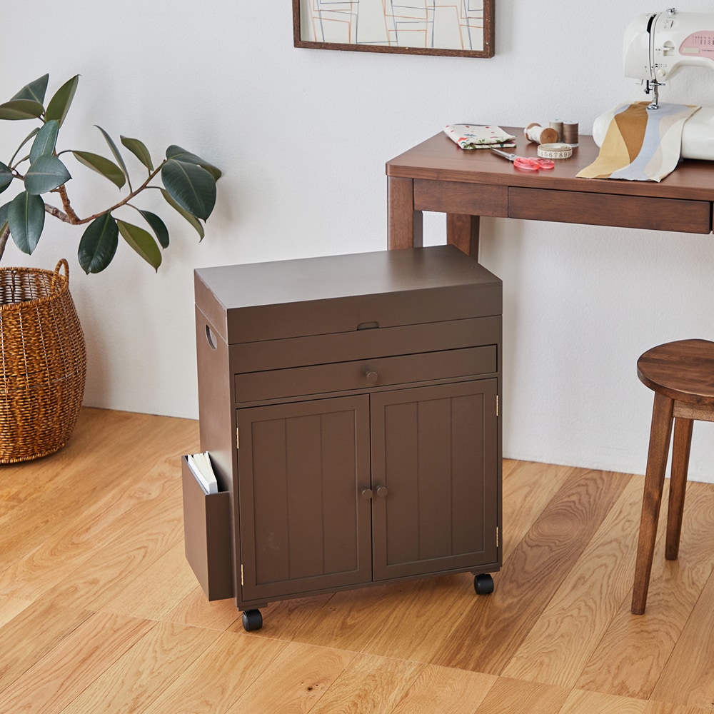 裁縫道具まで収納できるミシン収納ワゴン <サイズをリニューアルしま