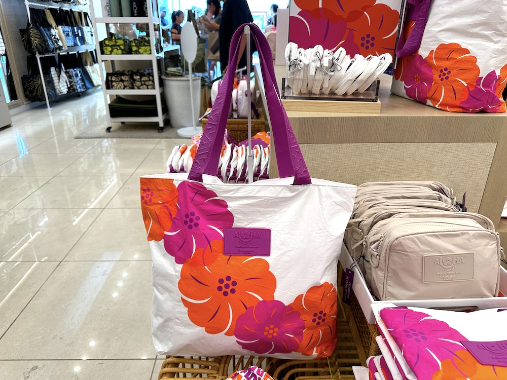 ハワイアン航空とアロハ・コレクションのコラボ！