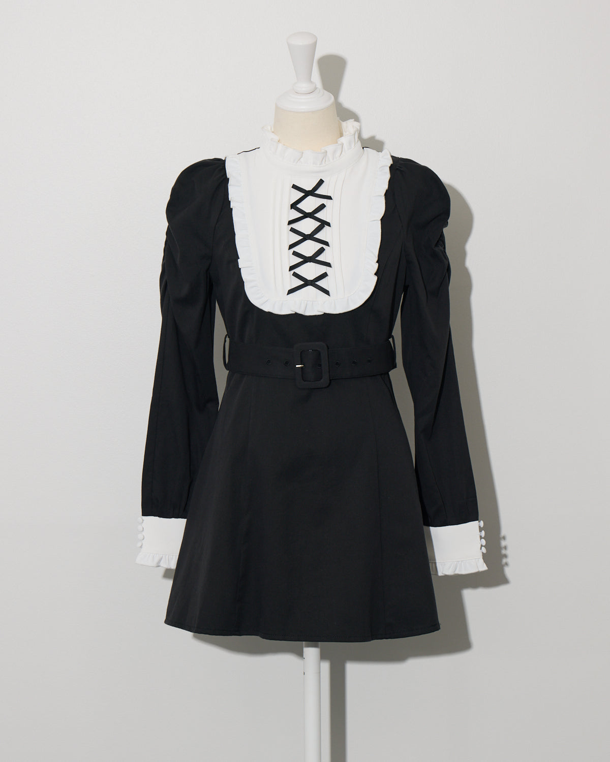 ヨークフリルベルト付きワンピース – pium