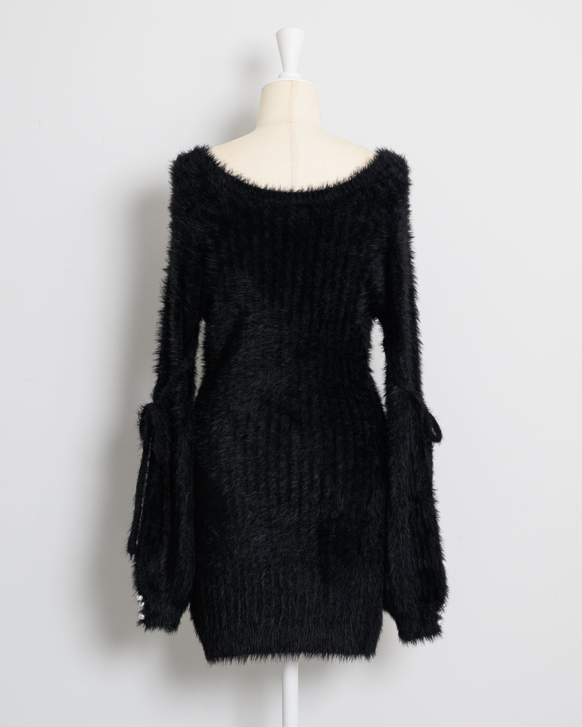 リボンテープフェザーニットワンピース – pium