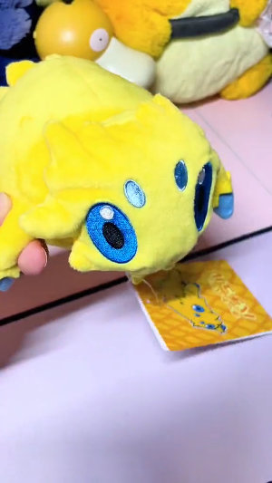 ポケモン バチュルのネットバッグの発想が天才的と話題。体内から出