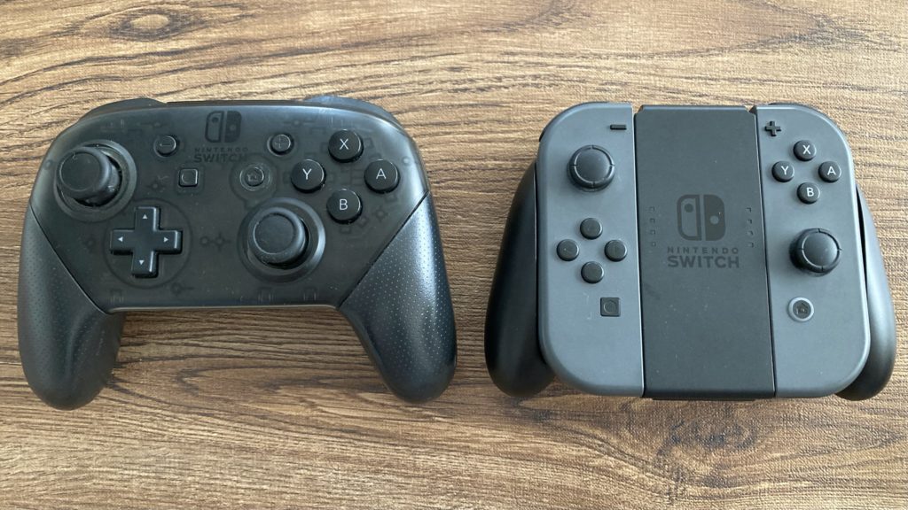 レビュー】Switchジョイコンとプロコンの違いを比較【ジャイロ対応