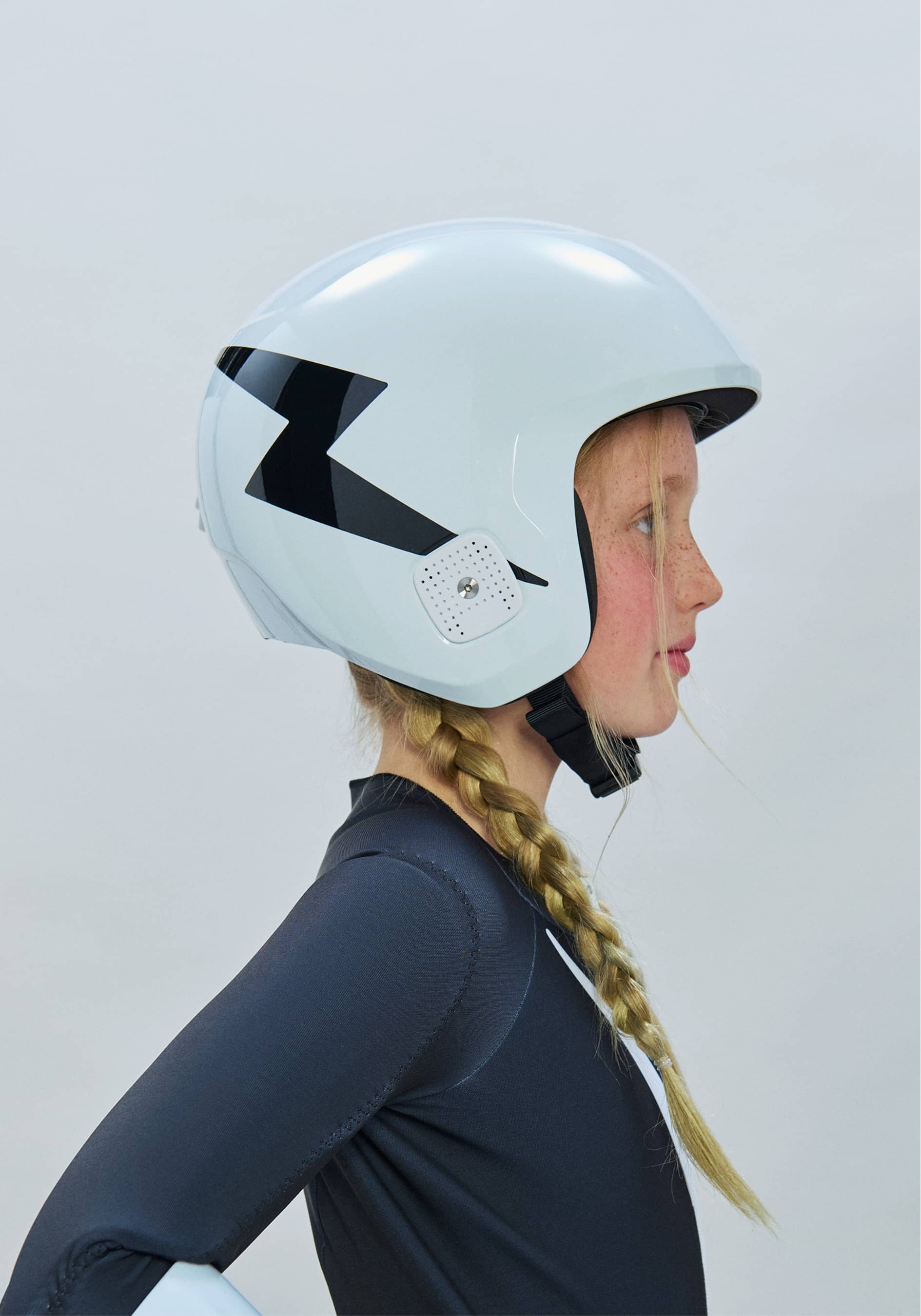 Shins Classic in Fluorescent Orange | POC (UK)