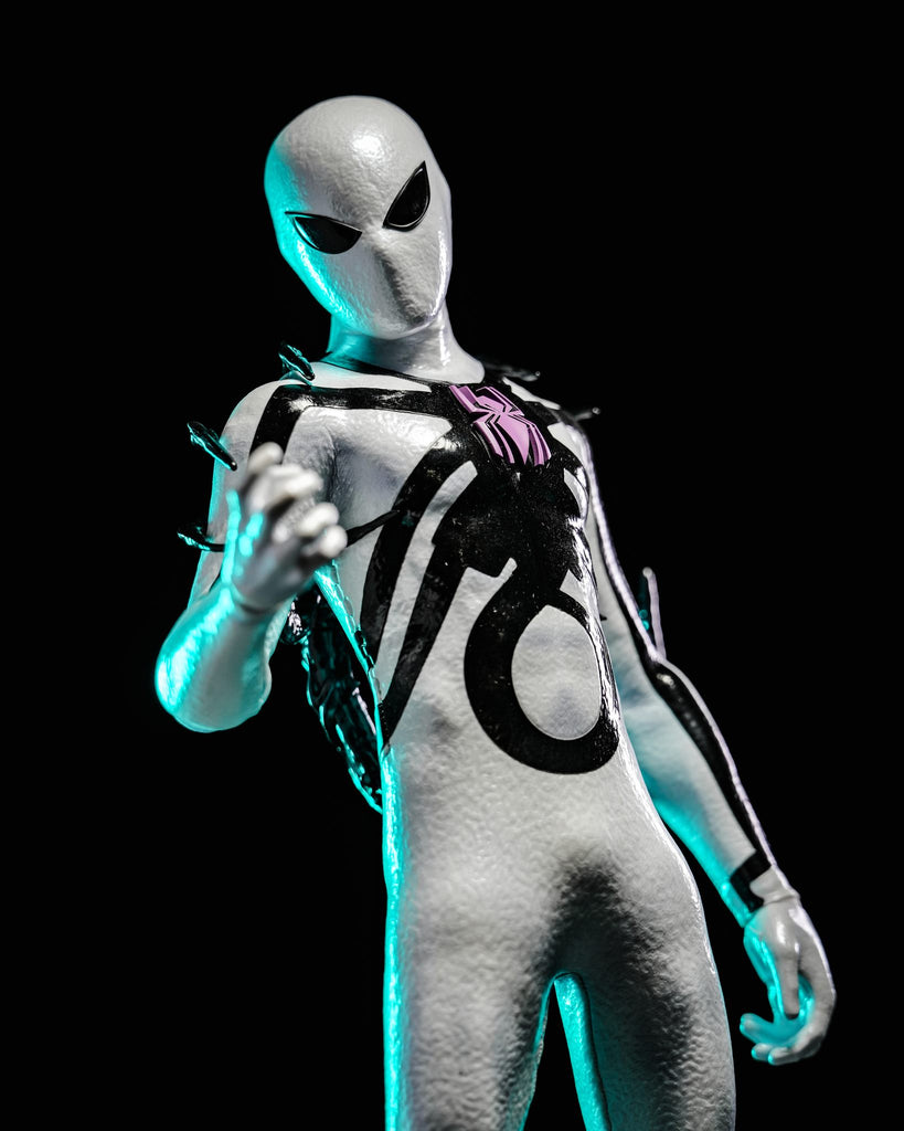 Hot Toys CMS027 Aliens Vs. Avengers 1/6th scale Miles Morales