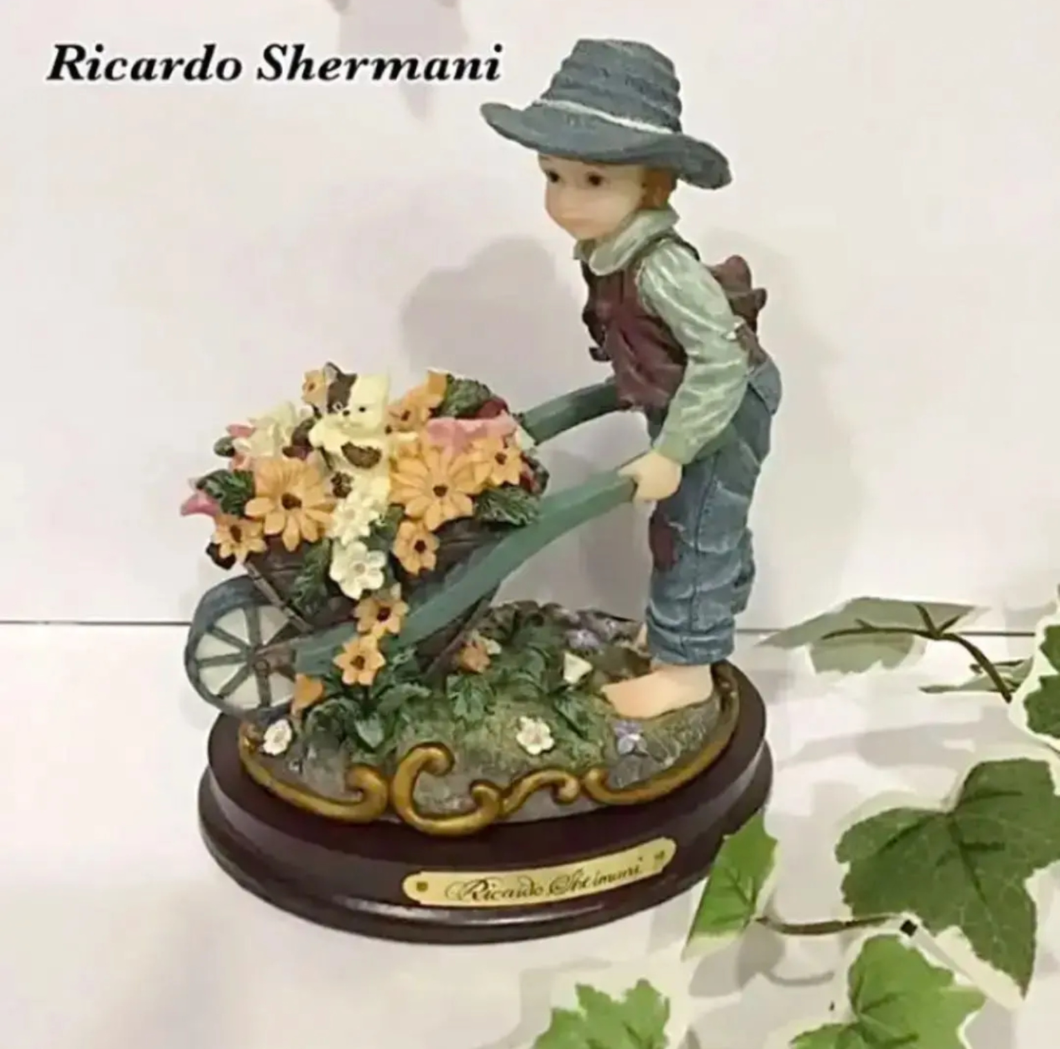 Ricardo Shermani イタリア製人形 花車の男の子 | 熊谷市の金井産業
