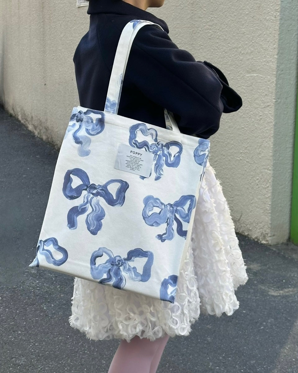 Blue ribbon tote bag