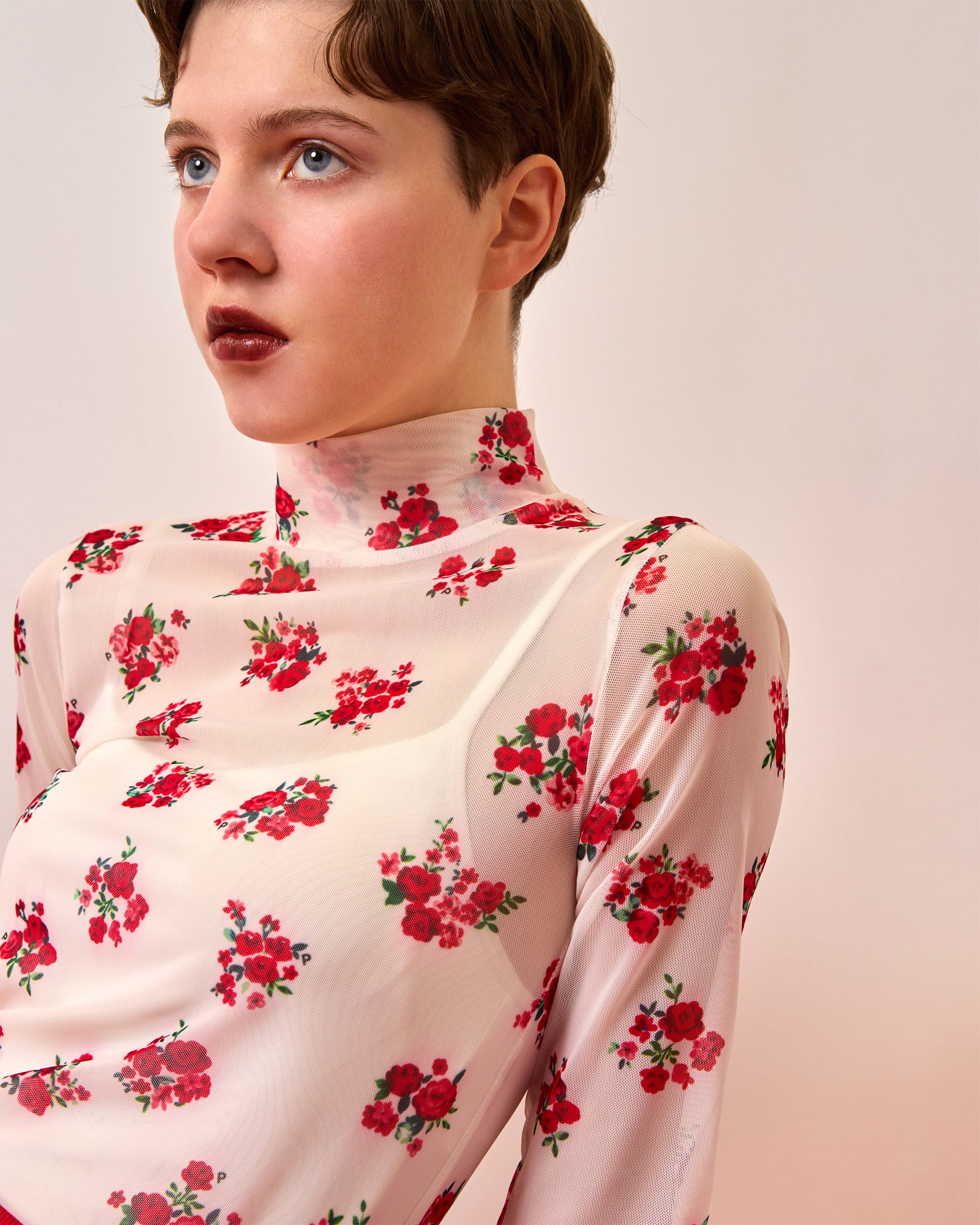 Red bouquet see-through tops (High / Round neck)