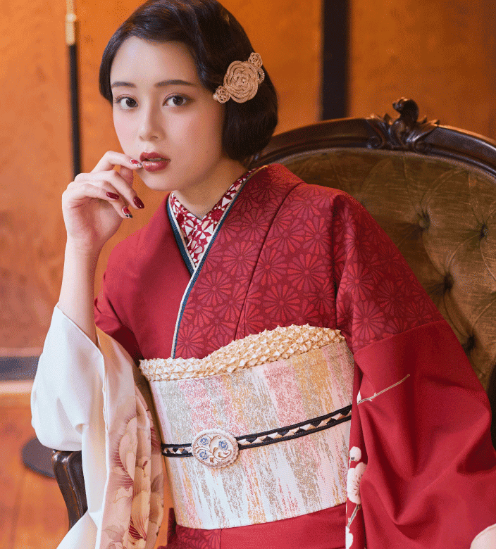 金茶色に牡丹や菊が描かれた古典柄の成人式振袖｜希空のふりそで