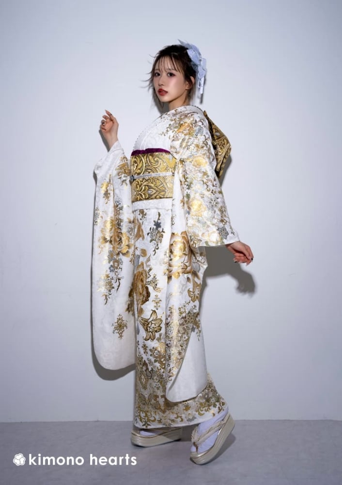 グラマラス】F-NS2｜白地にゴールドの花々が煌めく振袖｜kimono hearts