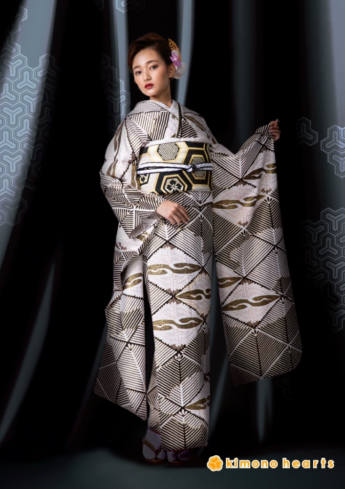 粋古典】FL-9314｜鶴が描かれた菱型文様が粋な古典振袖｜kimono hearts