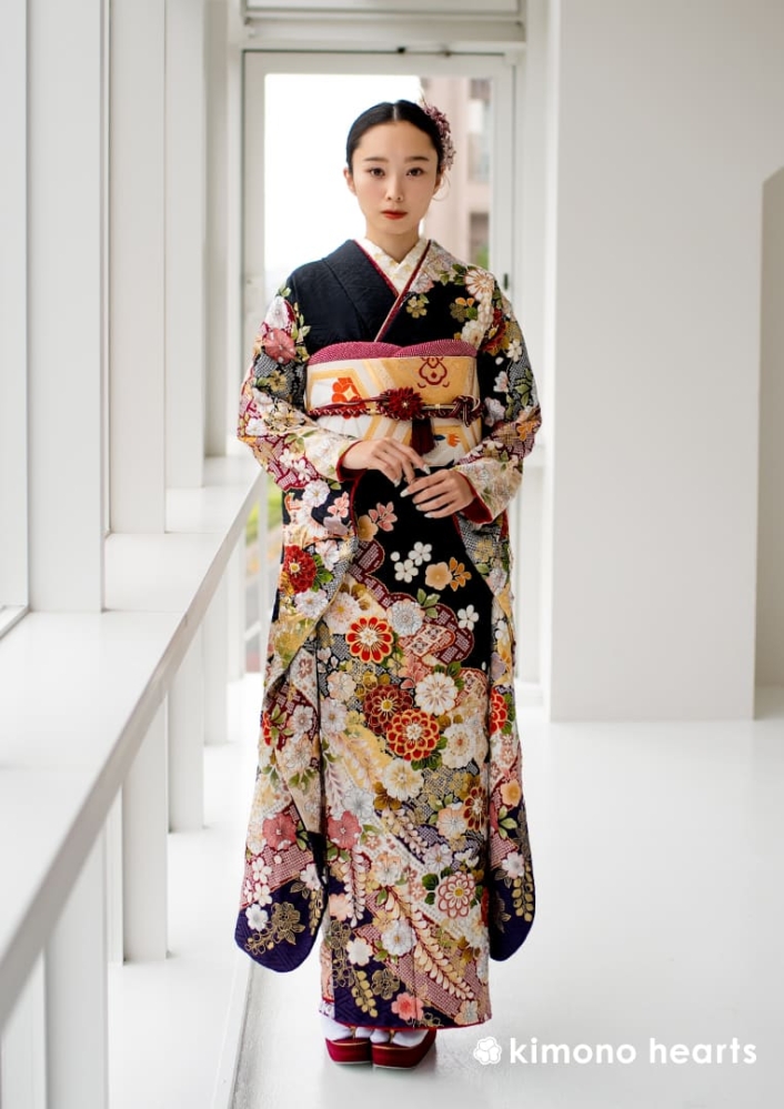 伝統古典】KH-536｜菊や藤、桜などの花柄が黒地に映える古典柄の成人式