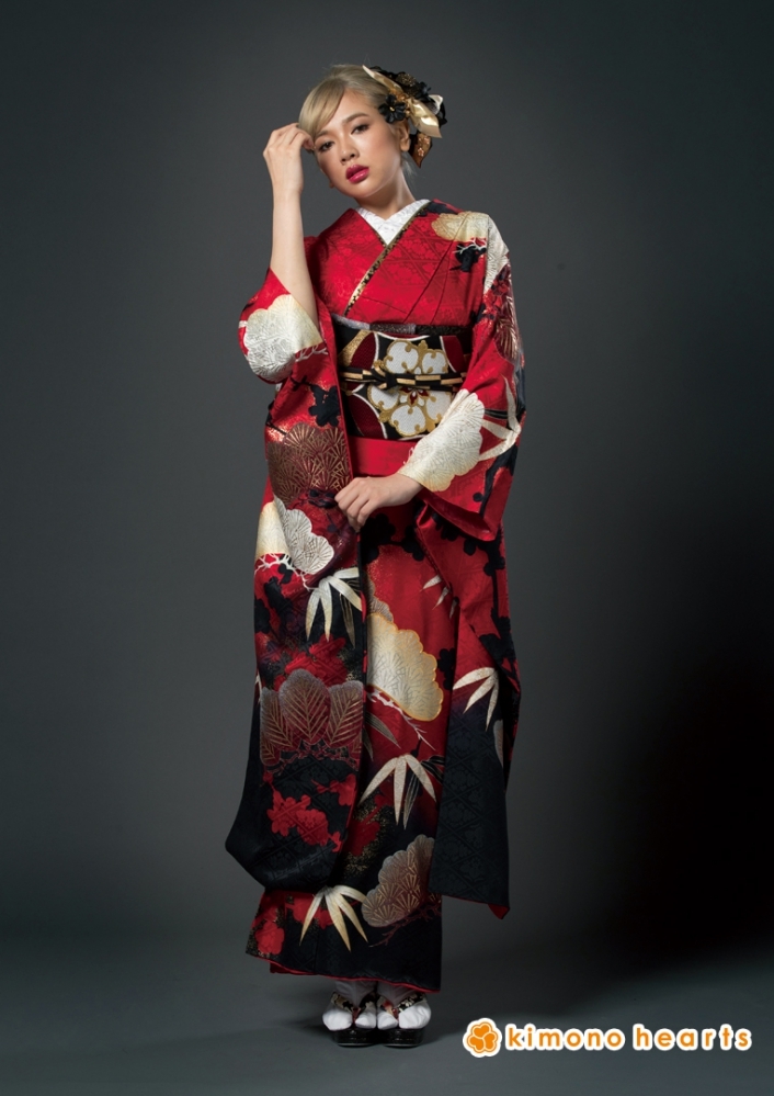 粋古典】FL-8310｜赤に描かれた松竹梅が粋な古典柄振袖｜kimono hearts