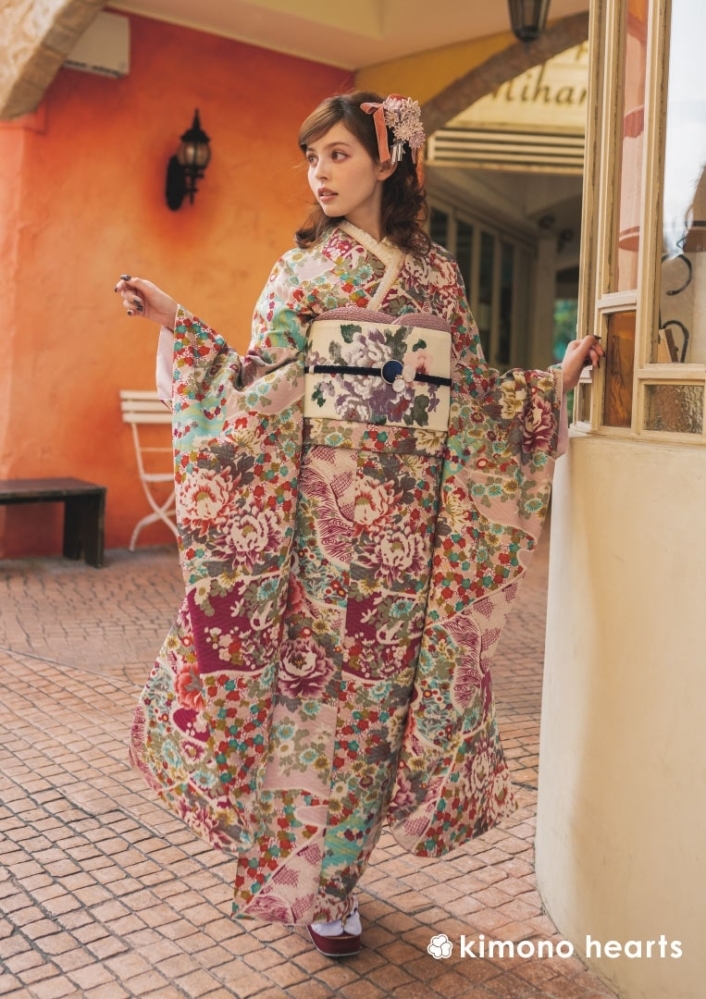 くすみトーンが可愛い洋風アンティーク調の振袖で成人式 | kimono