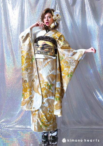 グラマラス】KH-182｜金の牡丹が豪華絢爛に咲く振袖｜kimono hearts