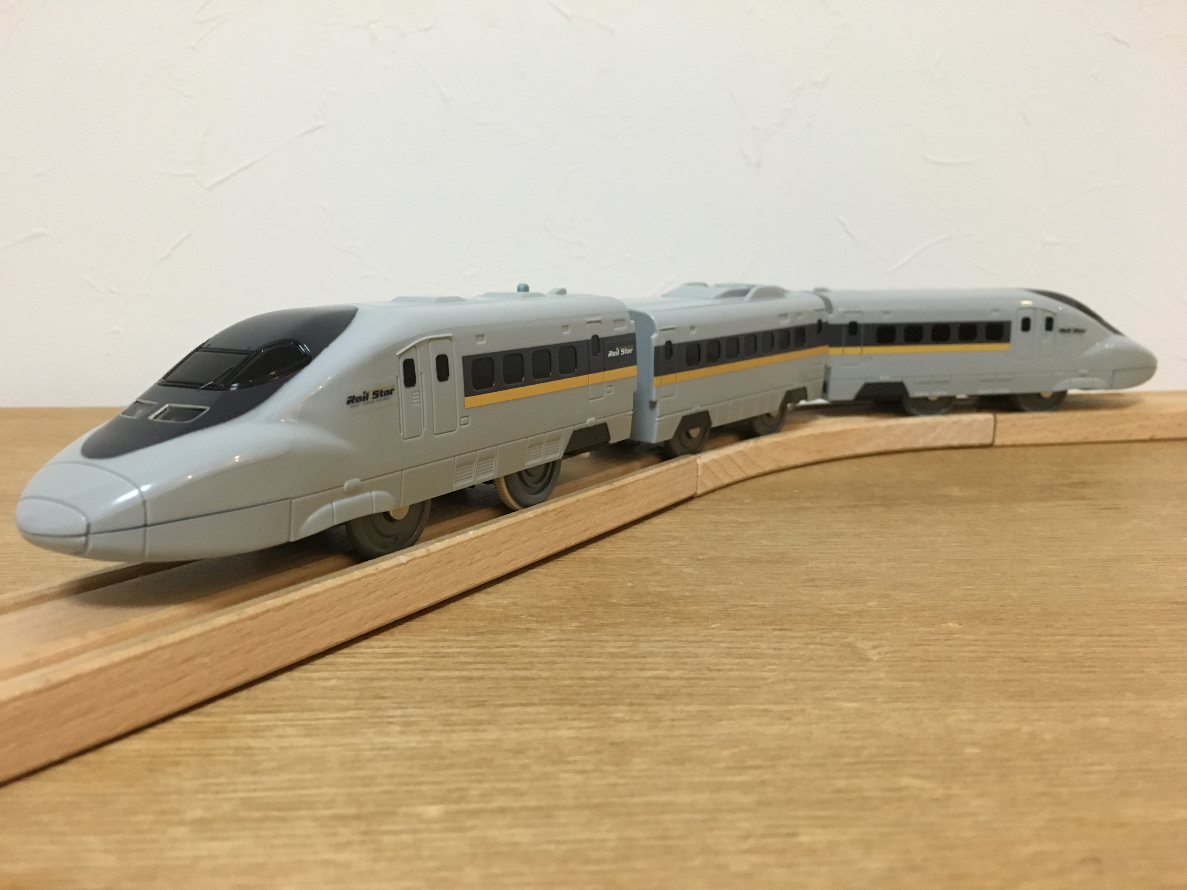 レビュー】プラレール S-05 ライト付700系新幹線ひかりレールスター