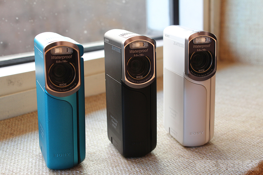 Sony HDR-GW77V Handycam is waterproof up to 16 feet and coming to