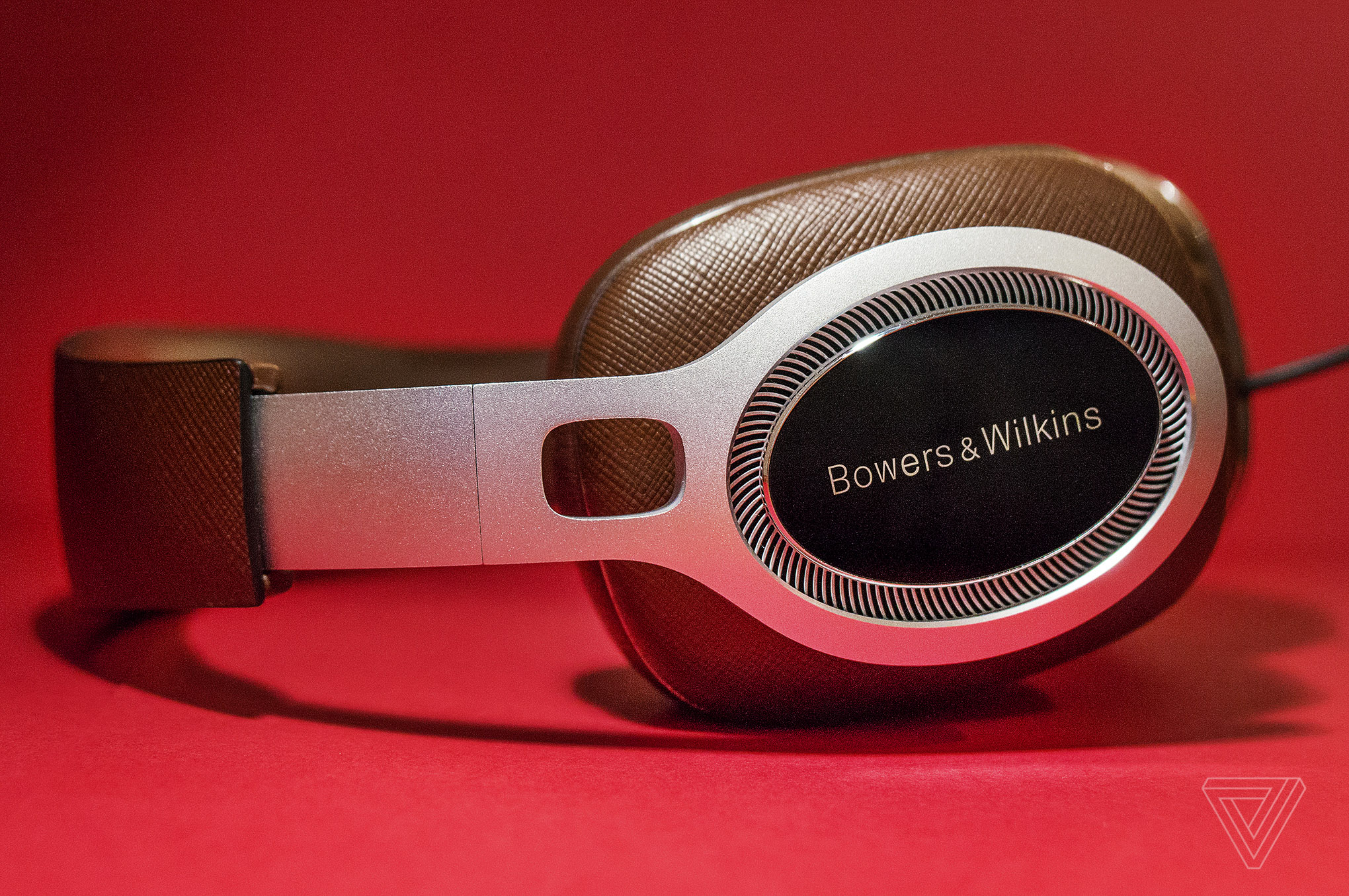 Bowers & Wilkins P9 Signature review: Beats deluxe | The Verge