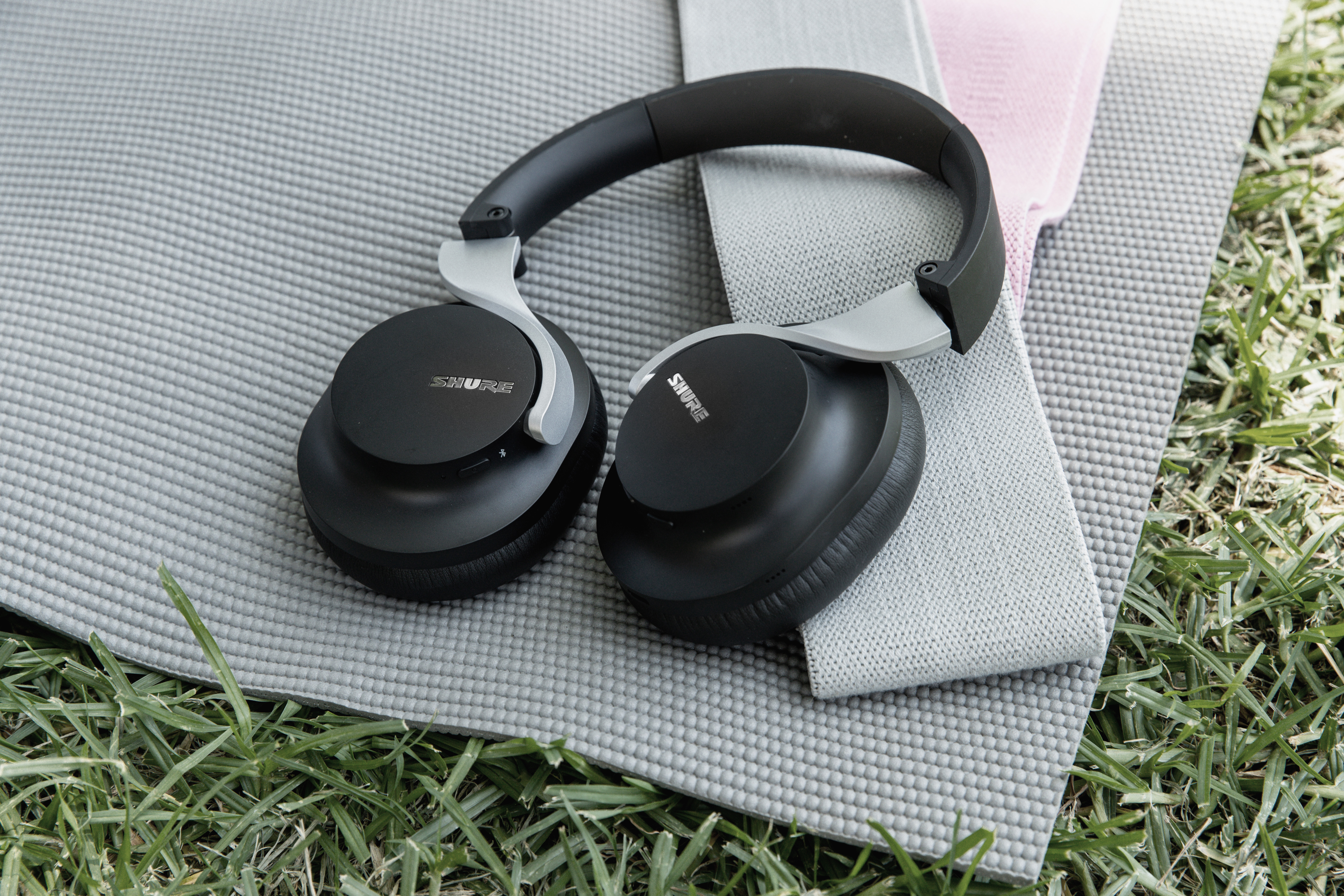 Shure announces Aonic 40 wireless ANC headphones | The Verge