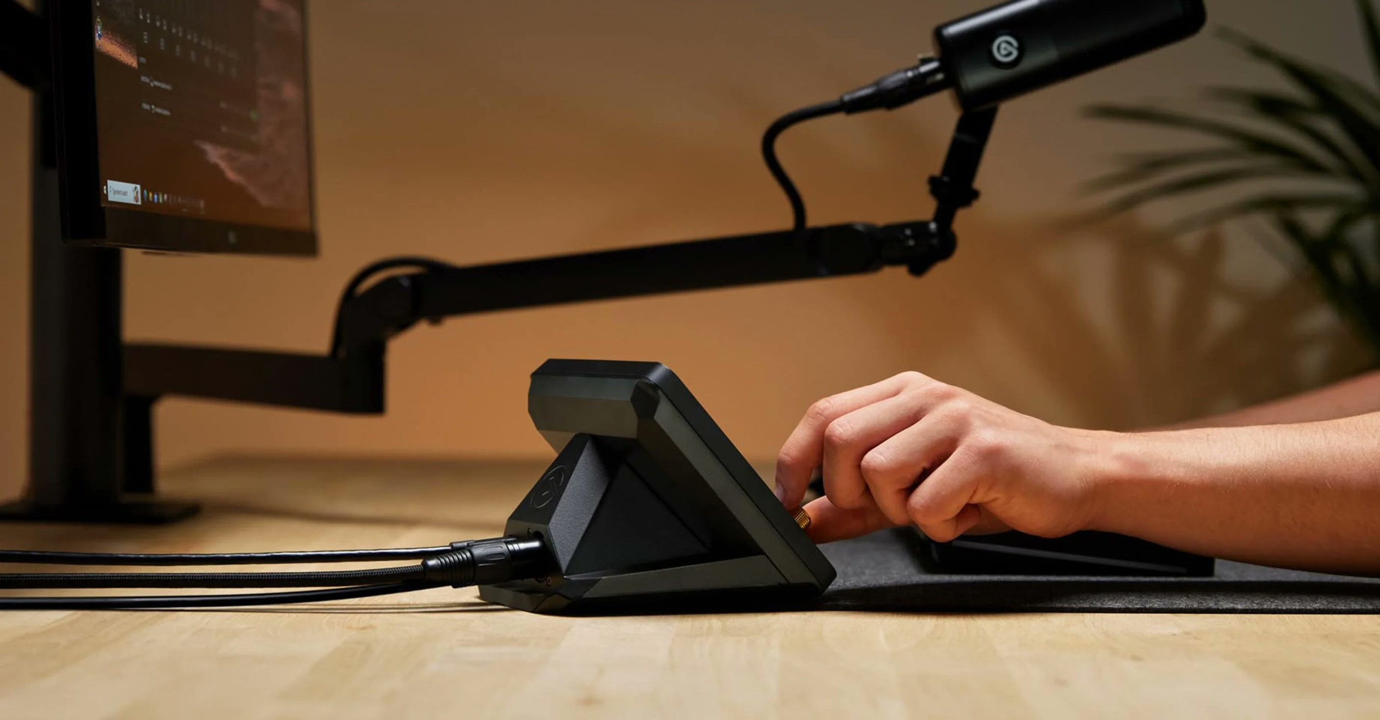 streamdeckxlr.jpeg?quality=90&