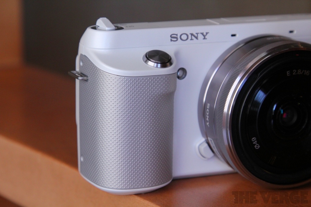 Sony NEX-F3 preview: entry-level APS-C shooter adds pop-up flash