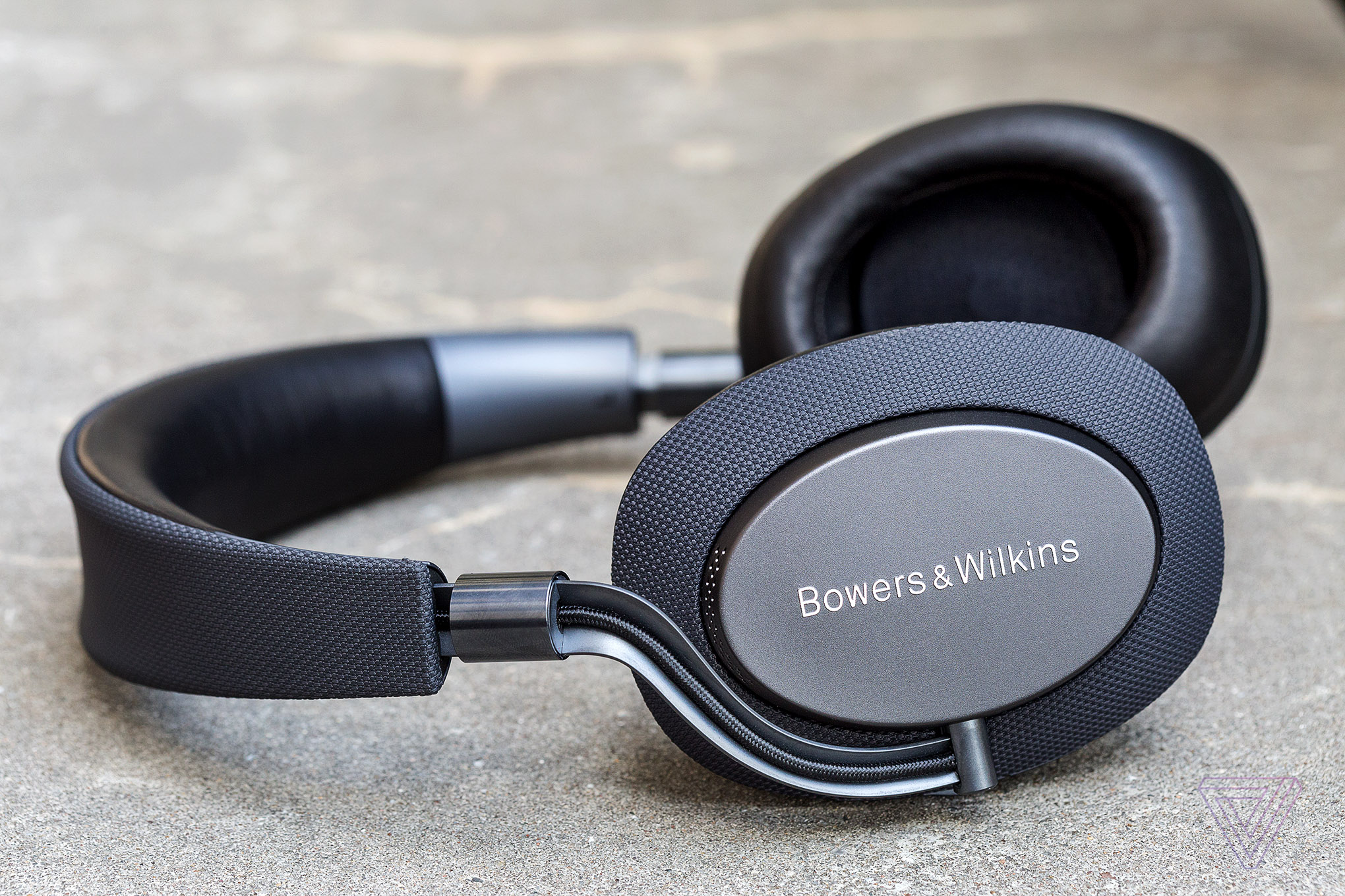 Bowers & Wilkins PX review: wireless noise-canceling nirvana | The