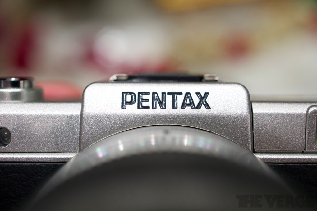 Pentax Q: silver limited edition, new lenses, and K mount adapter