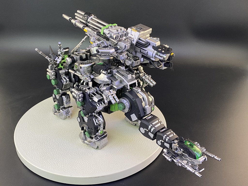 製作代行紹介「コトブキヤ ゾイド HMM DPZ-10 ダークホーン」全塗装