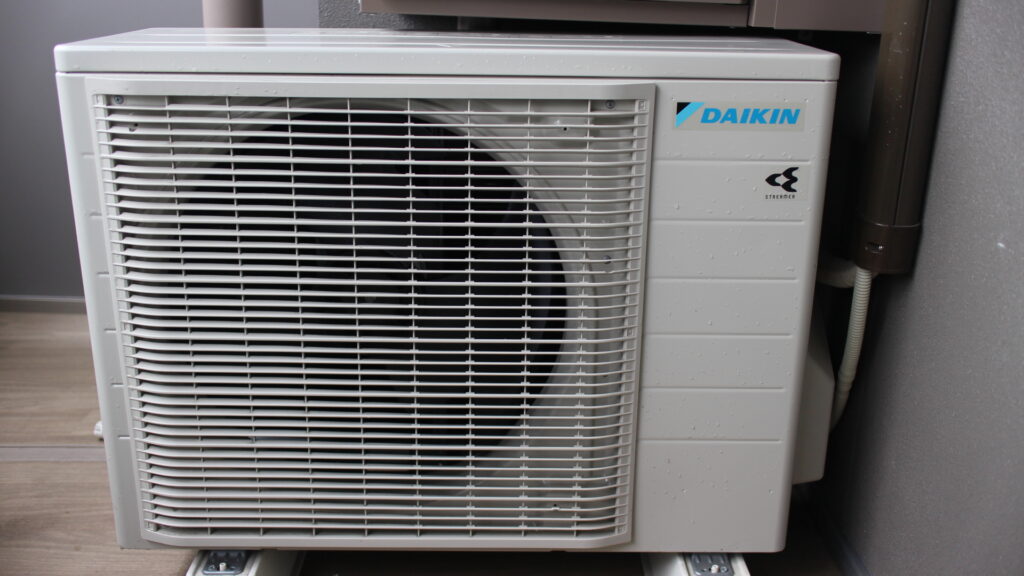 もっと早く取り付ければ良かった！ーエアコン室外機ルーバーのレビュー