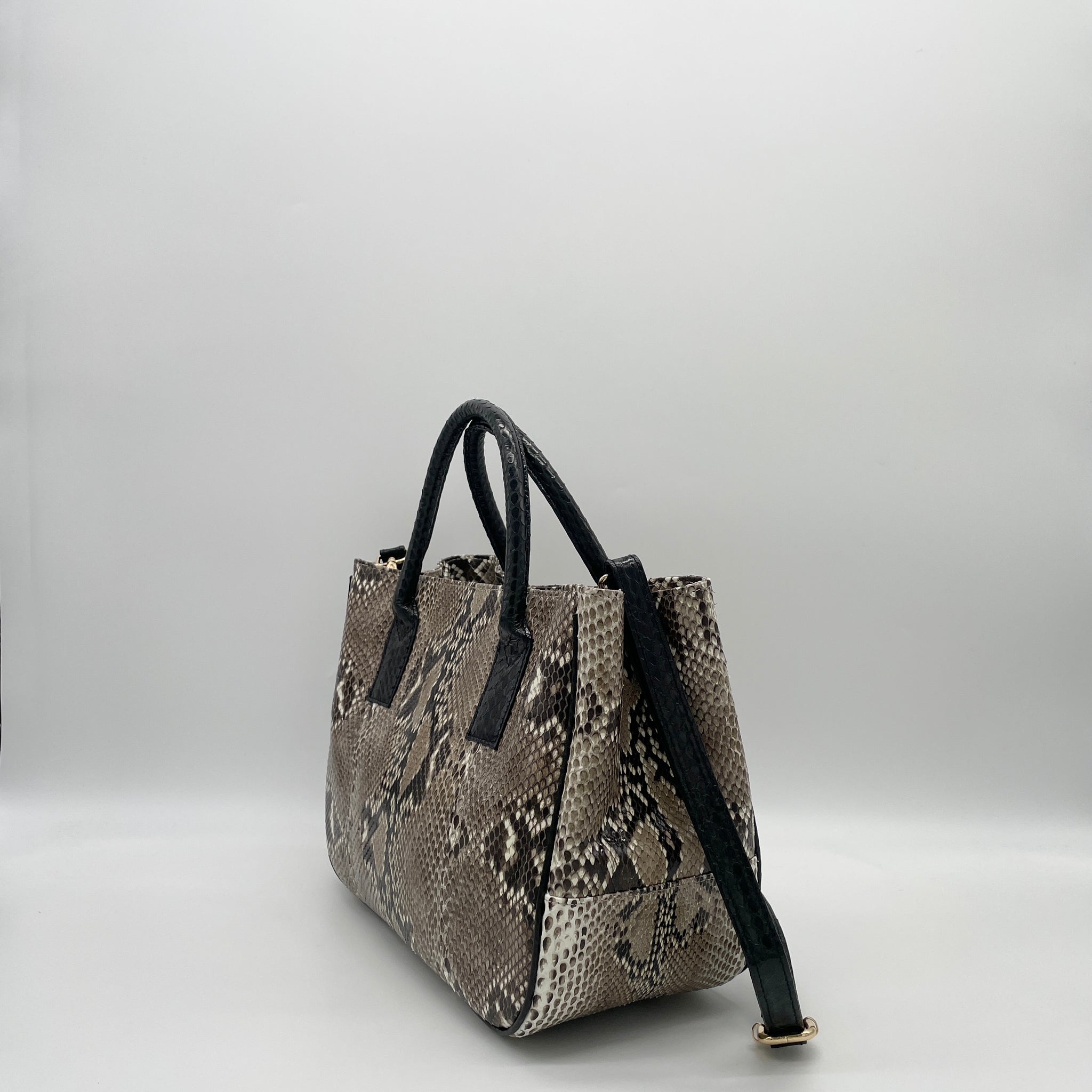 デコレートパイソン×コブラレザーハンドバッグ – pliable tokyo