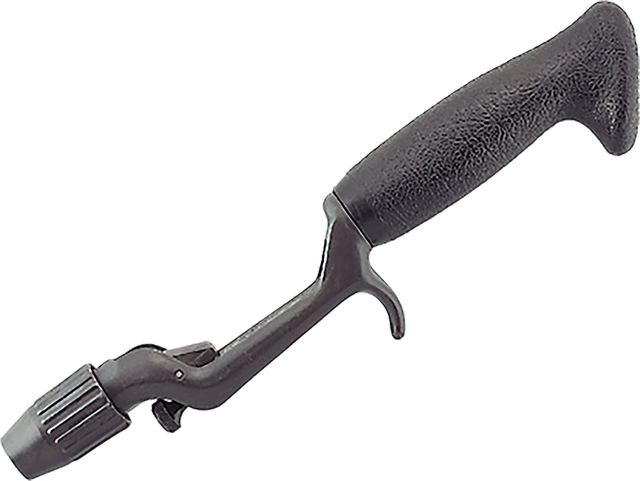 丸形両軸リールを使いやすくする「オフセットグリップ」でロッドを