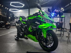 全台首開｜R2 SpeedTek – ZX-4RR GPW & UMW 定風翼& 新潮技術背後的