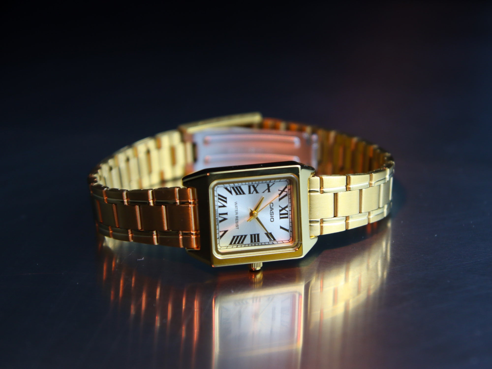 The iconic Casio Vintage LTP-V007G-9B women's watch