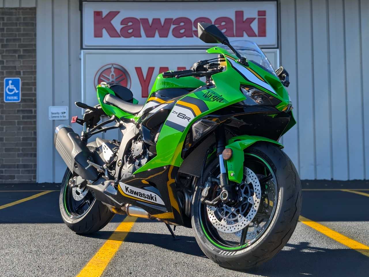 2025 KAWASAKI NINJA ZX-6R KRT EDITION ABS LIME GREEN / EBONY