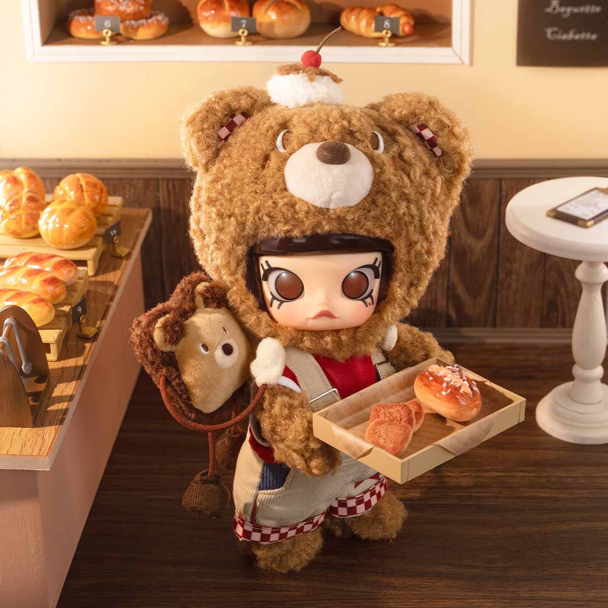 MOLLY Bear Bread 1/8 Action Figure - POP MART (United States)